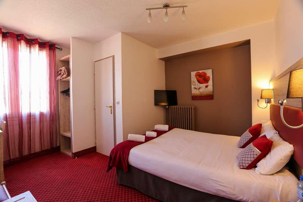 Brit Hotel Bleu Nuit Saintes Bilik gambar