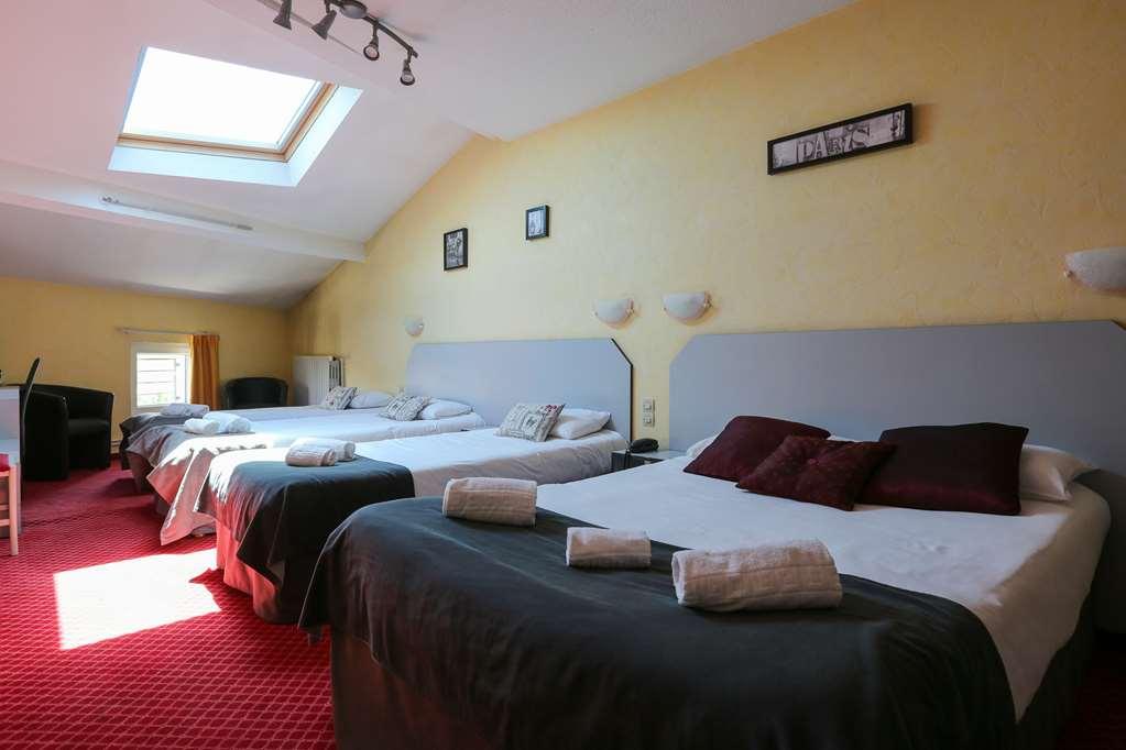 Brit Hotel Bleu Nuit Saintes Bilik gambar