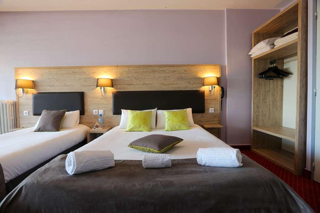 Brit Hotel Bleu Nuit Saintes Bilik gambar
