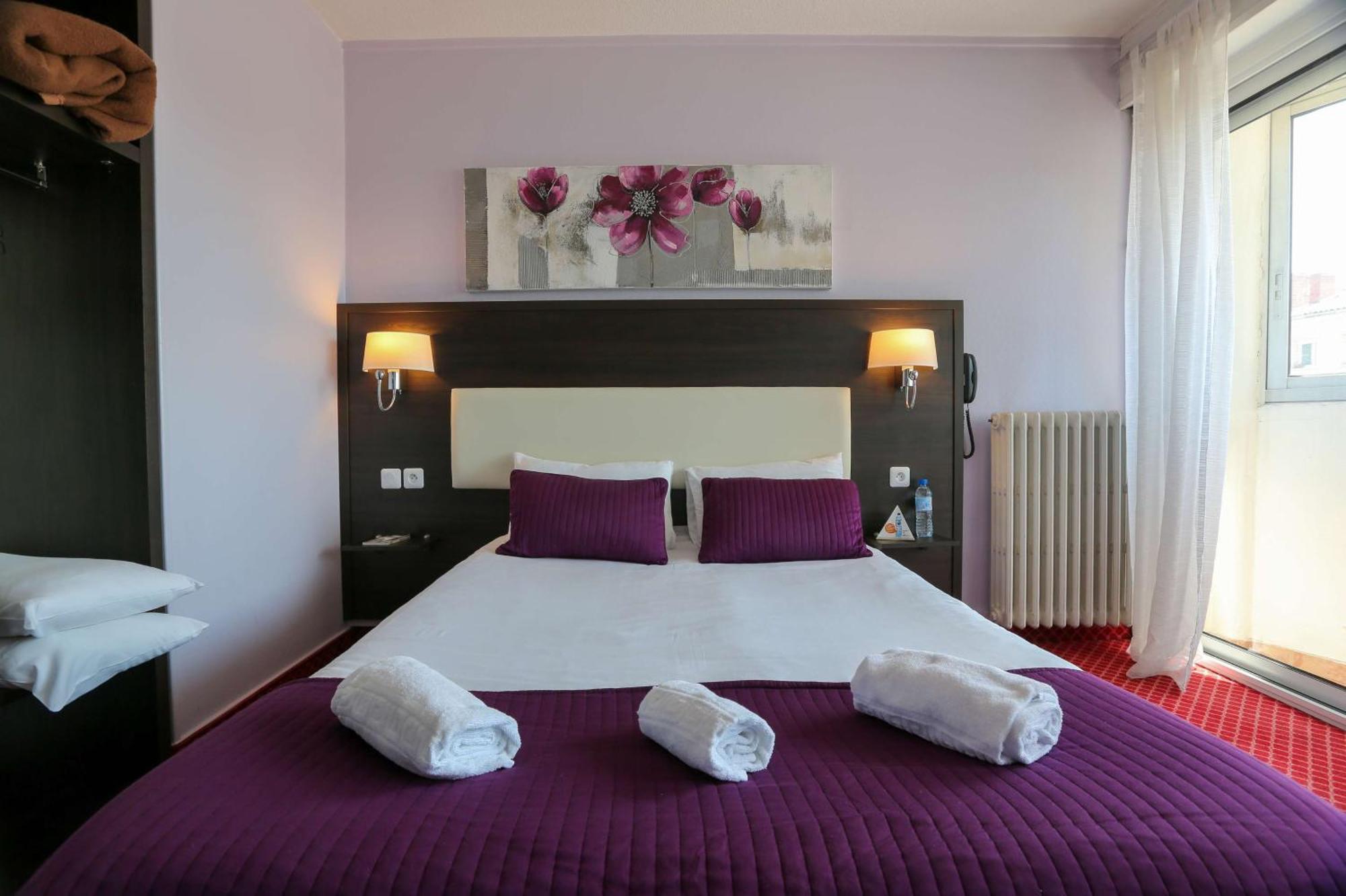 Brit Hotel Bleu Nuit Saintes Luaran gambar
