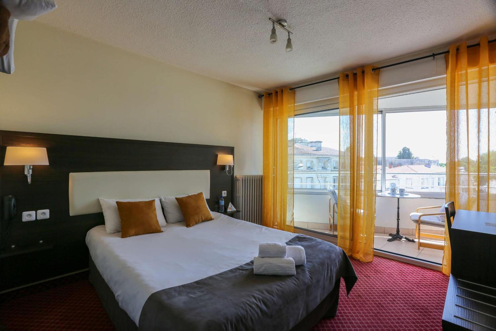 Brit Hotel Bleu Nuit Saintes Luaran gambar