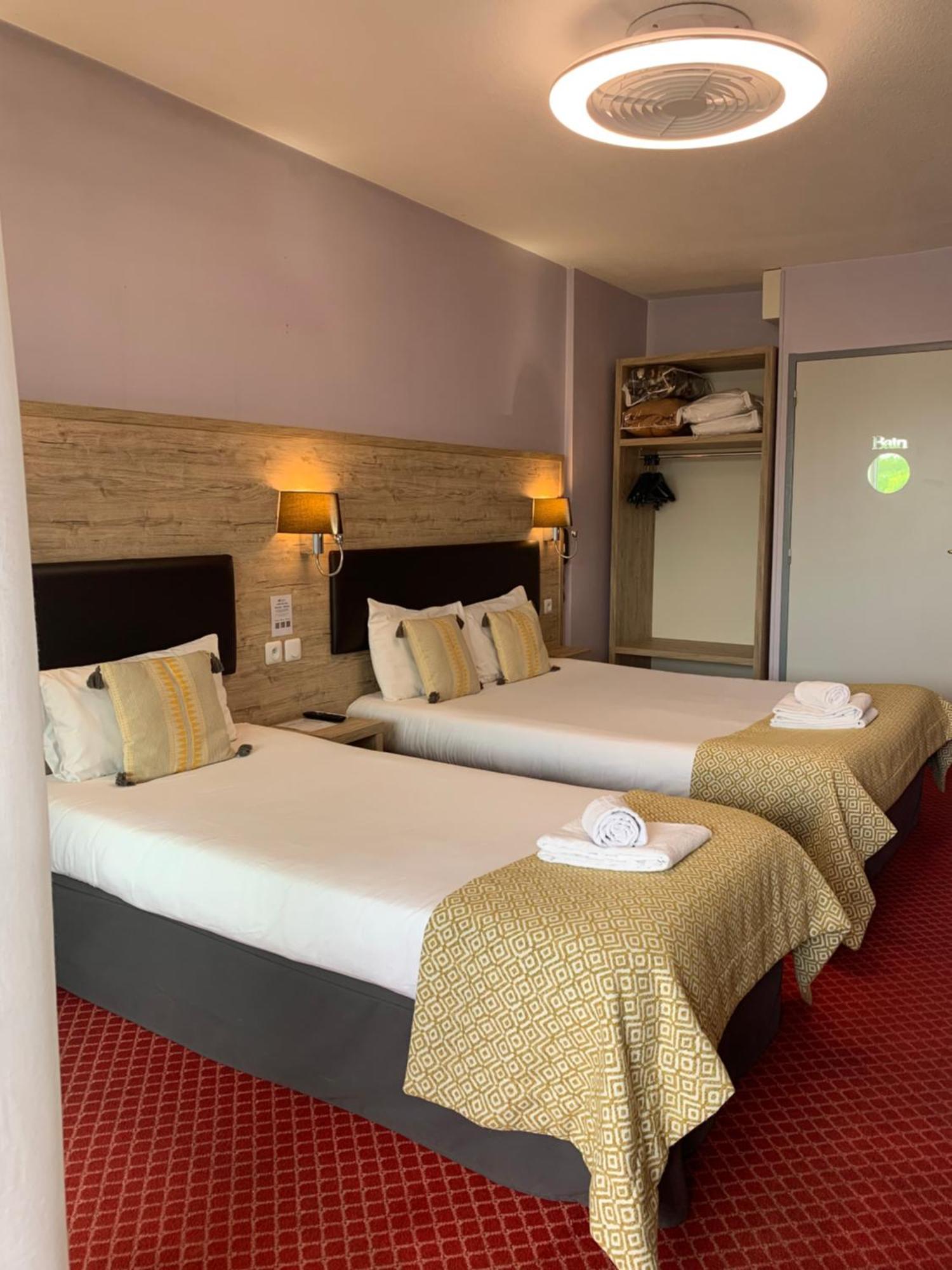 Brit Hotel Bleu Nuit Saintes Luaran gambar