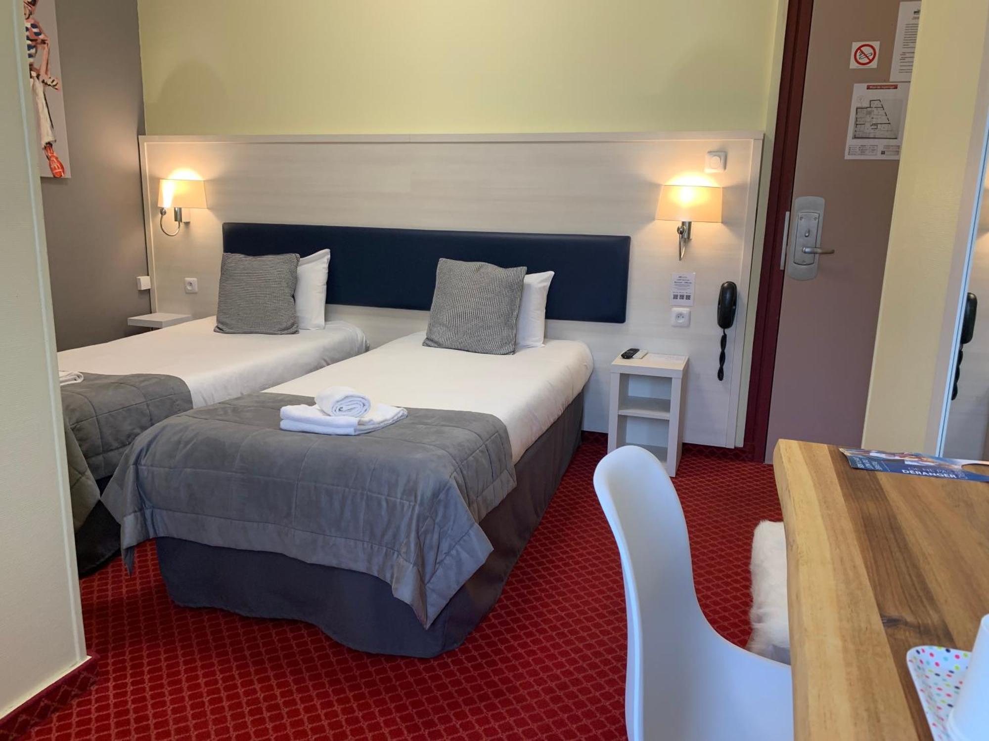 Brit Hotel Bleu Nuit Saintes Luaran gambar