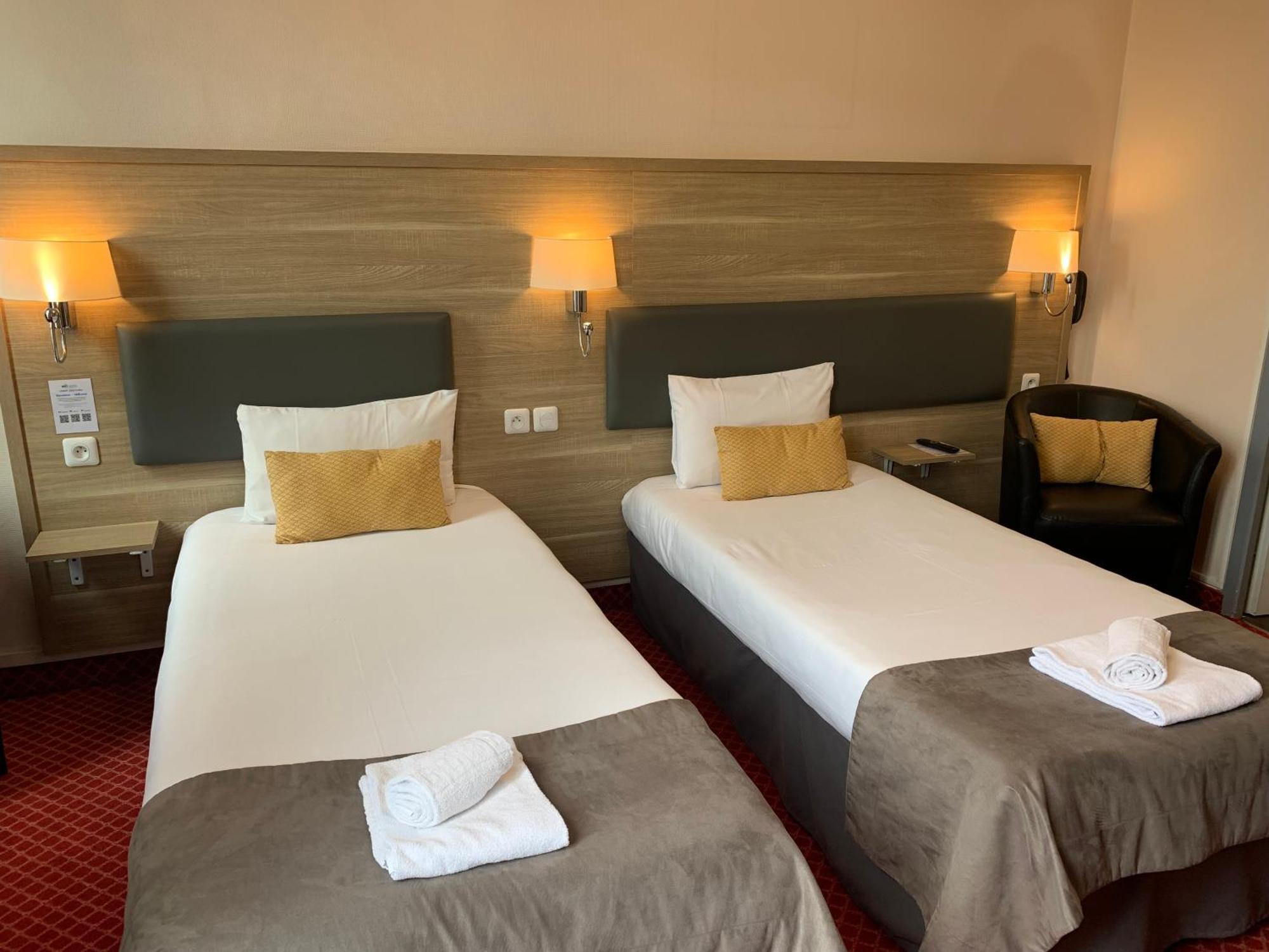 Brit Hotel Bleu Nuit Saintes Luaran gambar