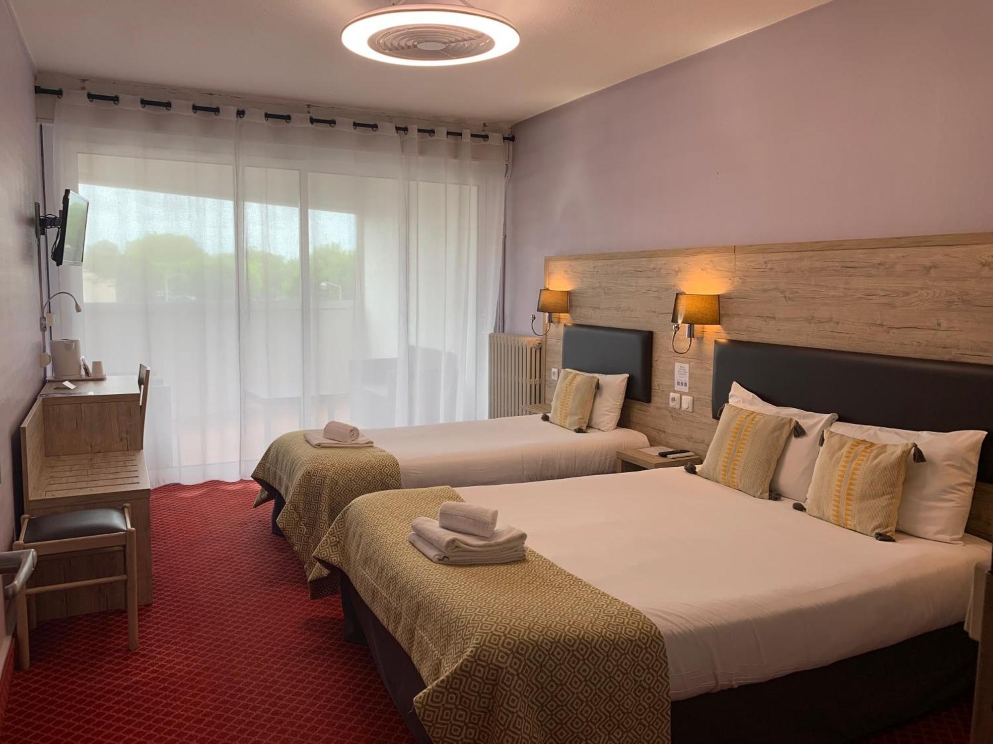 Brit Hotel Bleu Nuit Saintes Luaran gambar