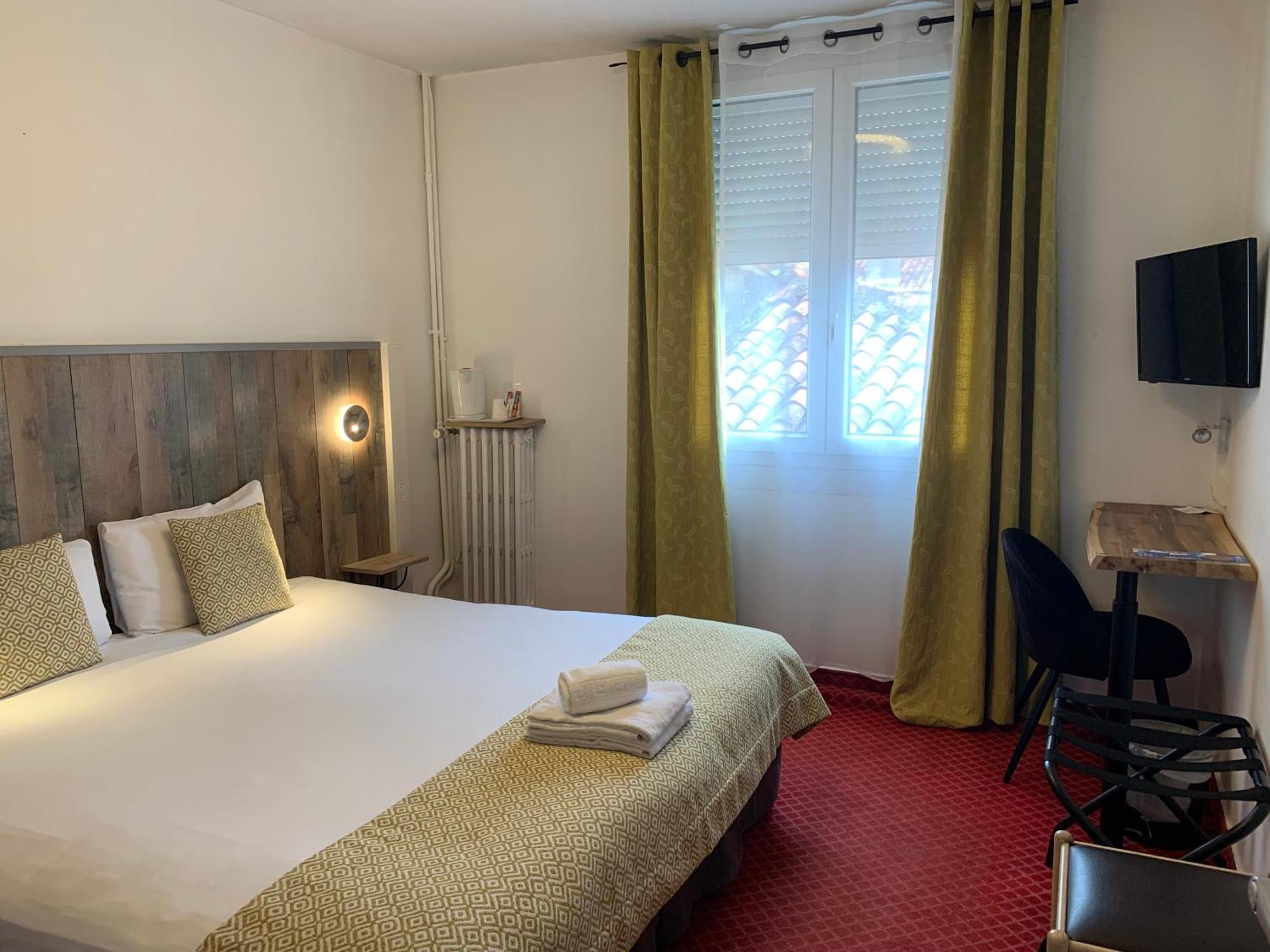 Brit Hotel Bleu Nuit Saintes Luaran gambar
