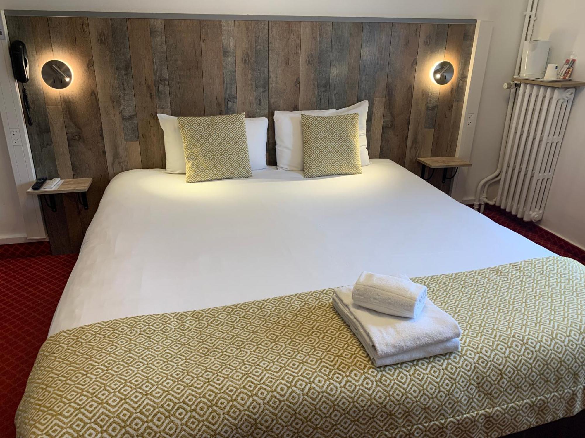 Brit Hotel Bleu Nuit Saintes Luaran gambar