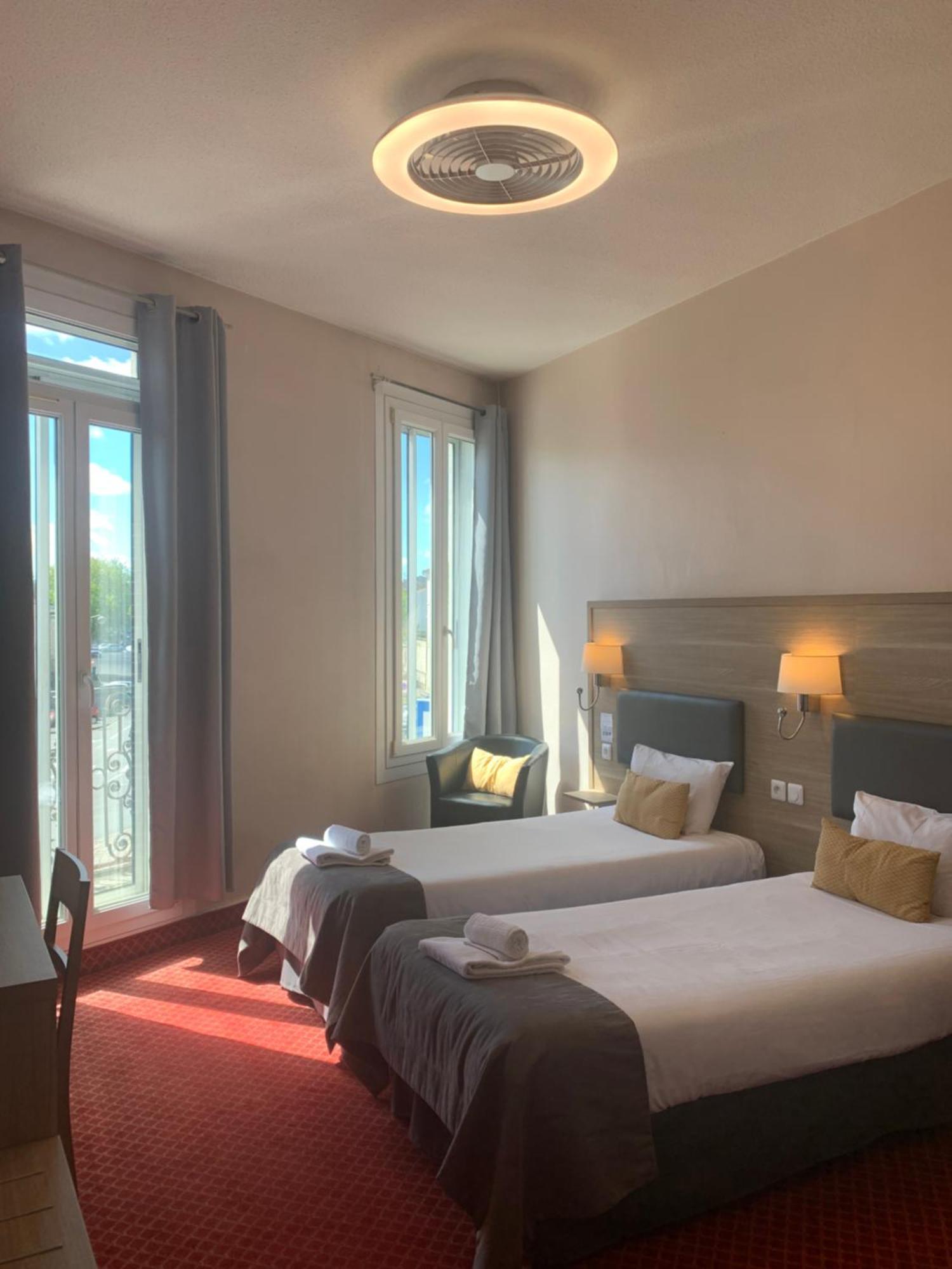 Brit Hotel Bleu Nuit Saintes Luaran gambar