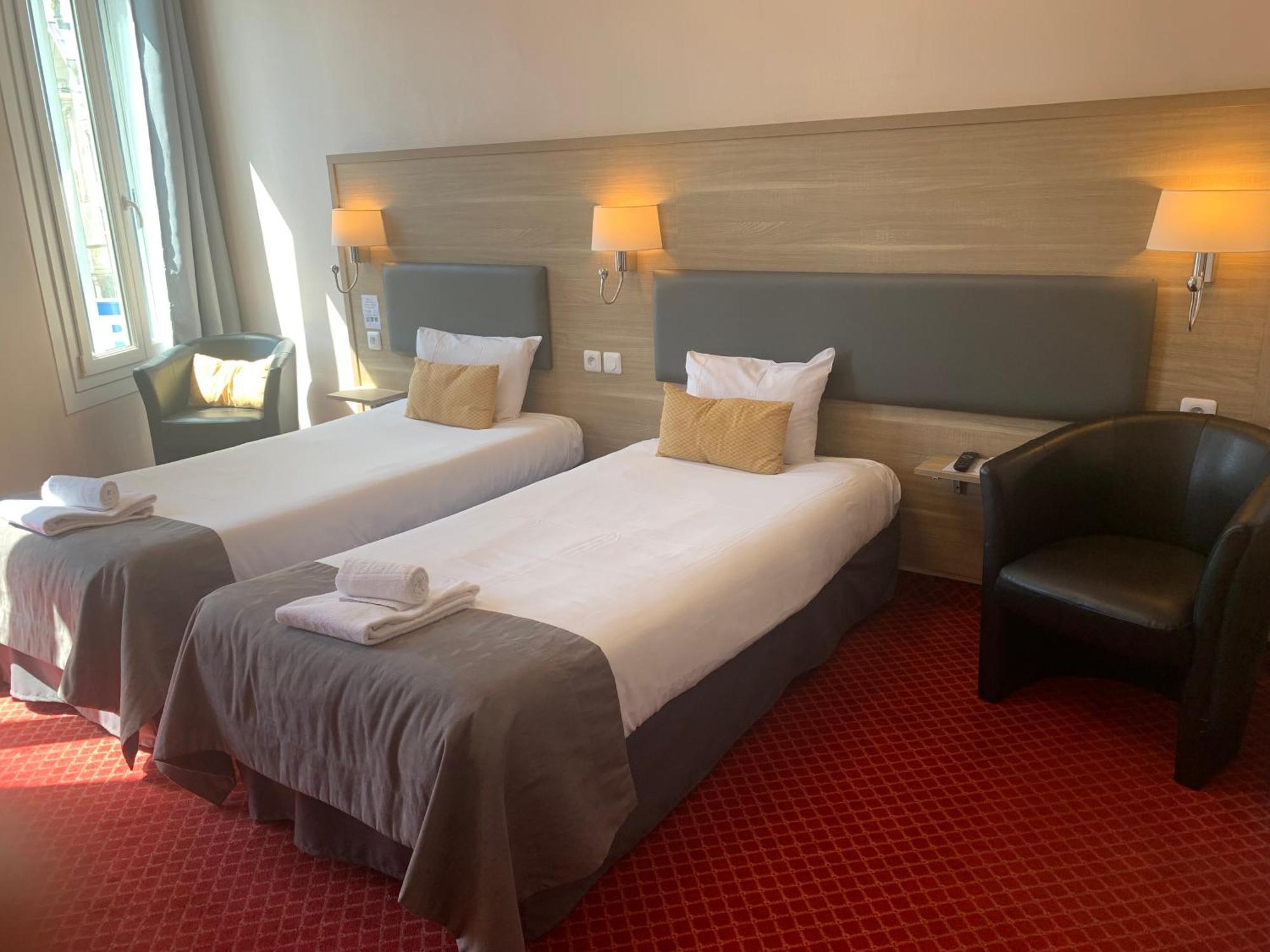 Brit Hotel Bleu Nuit Saintes Luaran gambar