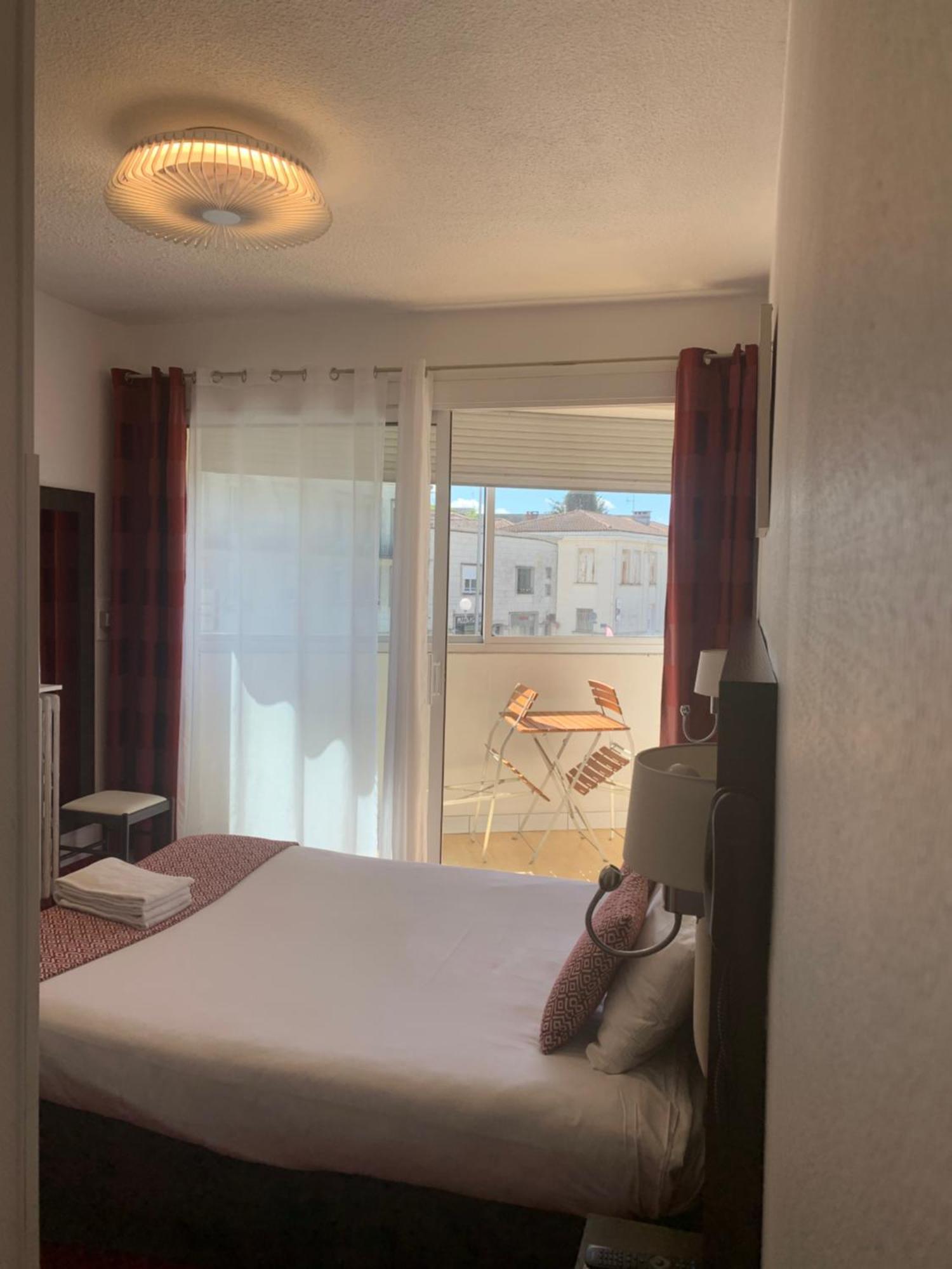 Brit Hotel Bleu Nuit Saintes Luaran gambar