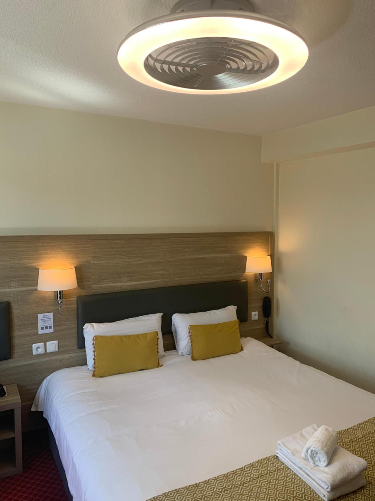 Brit Hotel Bleu Nuit Saintes Luaran gambar