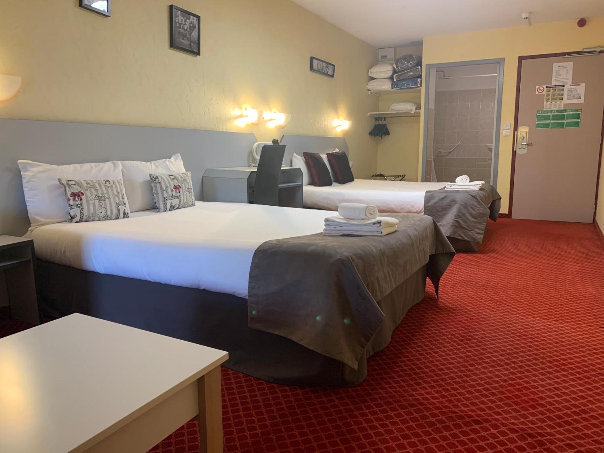 Brit Hotel Bleu Nuit Saintes Luaran gambar